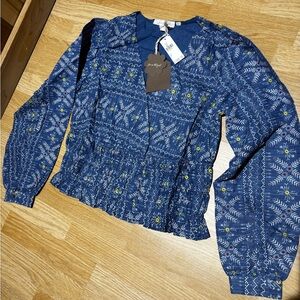 𝘽𝙡𝙪𝙚 𝘽𝙤𝙝𝙤 𝘽𝙡𝙤𝙪𝙨𝙚